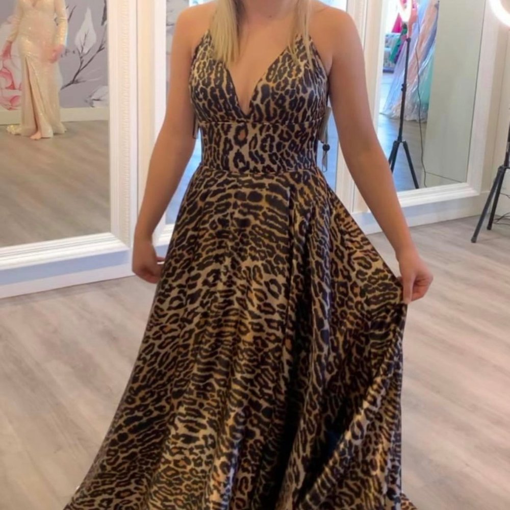 Sherri Hill Prom Dress - Picture 3 of 4